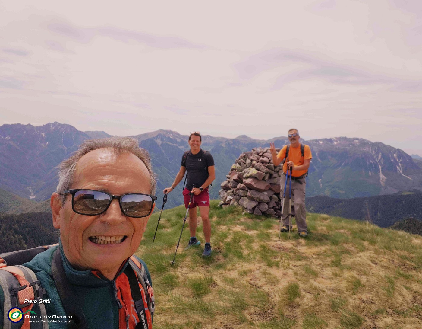 58 All'omone del Monte Avaro (2088 m).jpeg